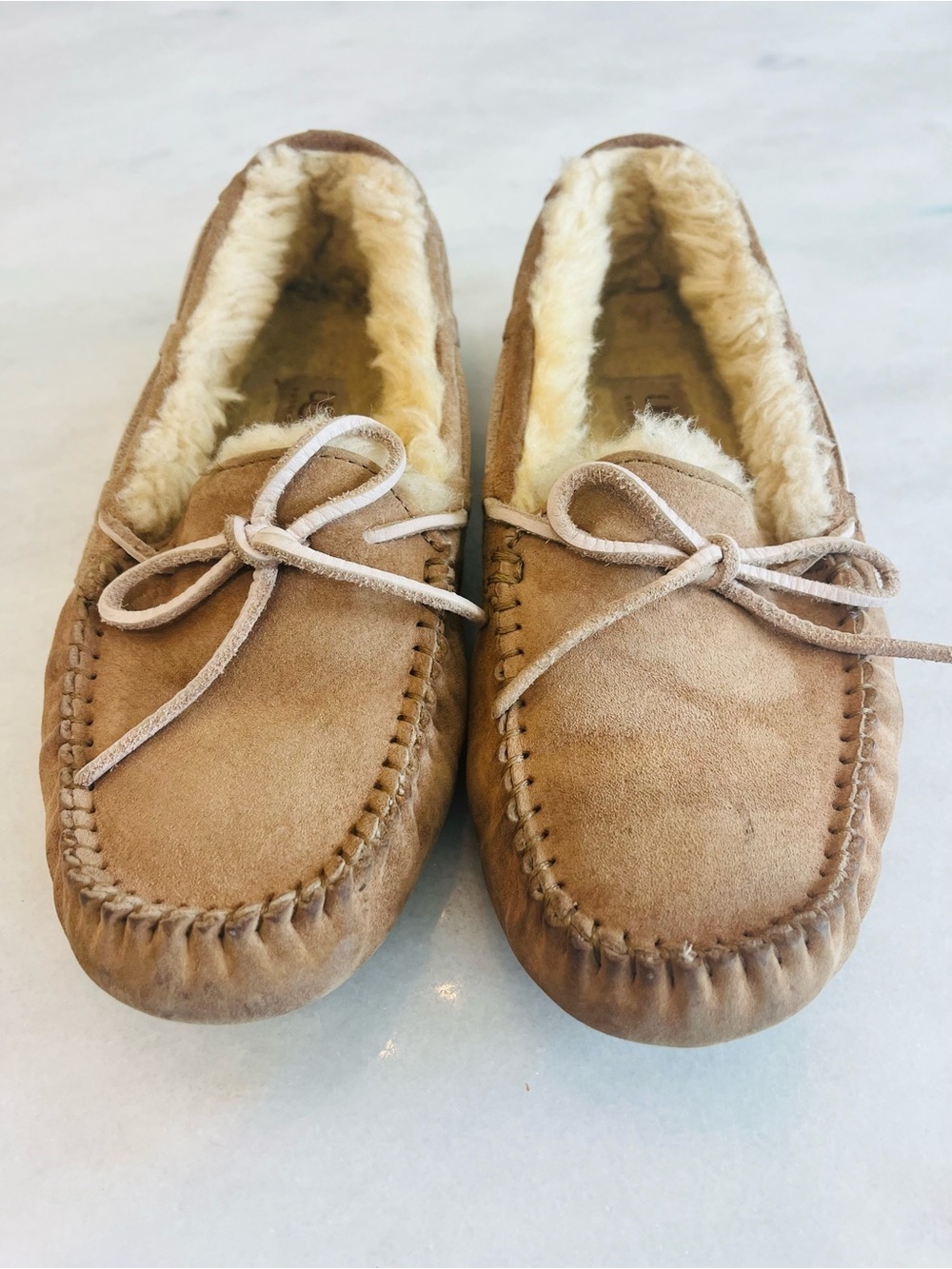 UGG Dakota Mocassin Suede Shearling Slippers Chestnut Women’s size 6 - Picture 2 of 10